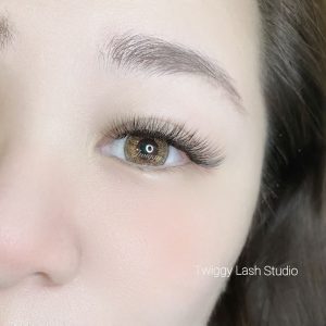 Twiggy Lash Studio 美睫作品範例，自然捲翹款嫁接，根根分明，呈現清新明亮的眼神。